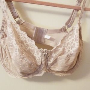 Chantelle bra